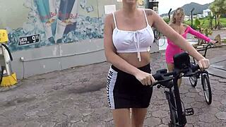 Duas Gostosas Pedalando Sem Calcinha Na Chuva Com Barbara Alves E Pernocas