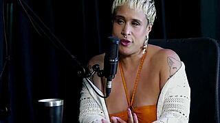 Seu forte é exibição se sente autêntica tem falta das preliminares não sai com homens sem planos e quando beijou mulheres - just joana watch on sheer red