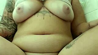 i watch the redhead squirting her jet