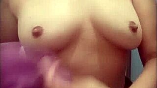 espiando a profesora argentina mientras mea en viaje de estudios en mexico