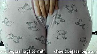 colombian milf spreads her camel toe and masturbates softly