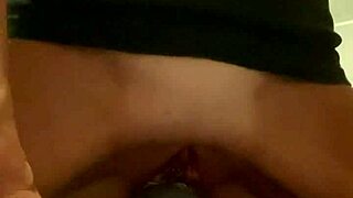 I Masturbate Alone in the Room with a Vibrator to Orgasm