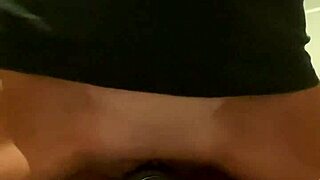 I Masturbate Alone in the Room with a Vibrator to Orgasm