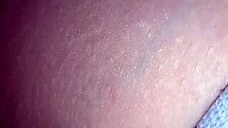 Girlfriend Sylwia Performs Public Outdoor Handjob