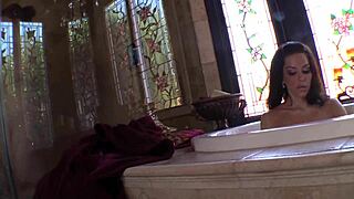 Faye Reagan And Victoria Valentino Seduce Kittens