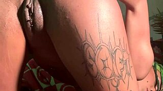 anal virgin wetkittycity stretches her asshole