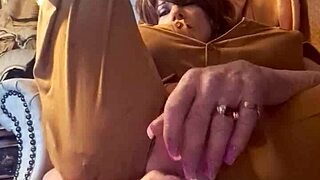 hey that tranny rocks a big dildo in her fine ass