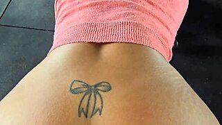 Fodi a morena gostosa na academia e ainda gozei dentro dela!