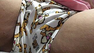 filipina girlfriend's secret solo pussy play