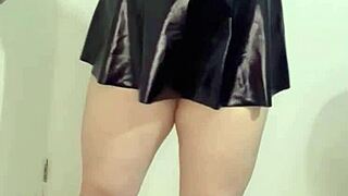 I strip naked, show my big ass and pussy