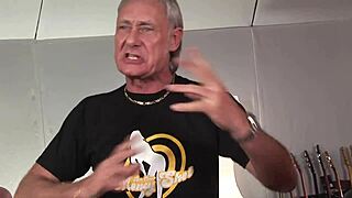 Radiostation Whore in 3some Group Milf