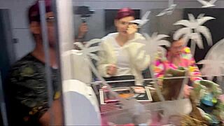 Can you believe sex in a Porto Alegre pub?