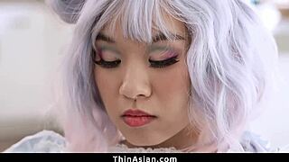 lucky guy is eager to taste the sweet asian pussy - thinasian