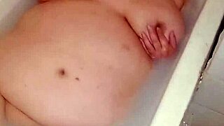 naked pussy play in the bathtub feels so good