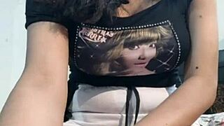 yo this indian girl's live sex show is straight fire