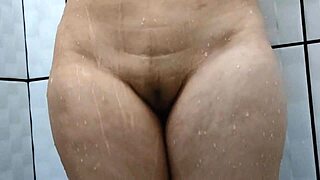 bailey quinn's juicy ass worship in the bath got me wet af