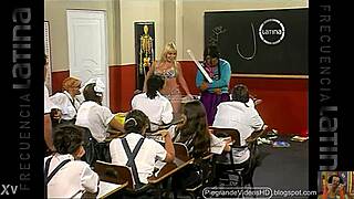 Yesabella Poses in Bikini as Paisana Jacinta Profesora