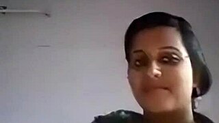 bhabhi's huge boobs bounce seductively free