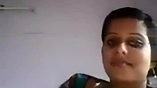 bhabhi's huge boobs bounce seductively free