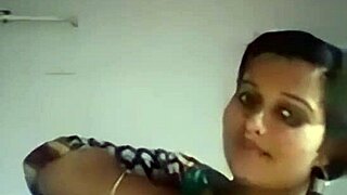 bhabhi's huge boobs bounce seductively free