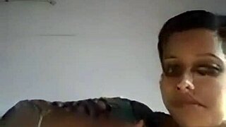 bhabhi's huge boobs bounce seductively free