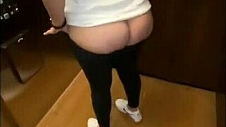 Flashing ass in store makes me so horny i masturbate