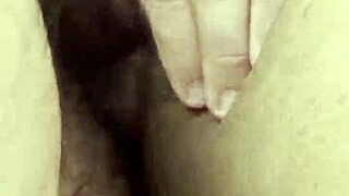 ay papi frotan ese pito pequeño en mi cuca close up se siente rico!