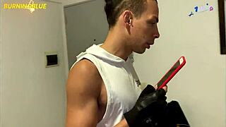 Muscular Secretary Dulcecorrentina Gives Best Blowjob Spitting Lover Cum