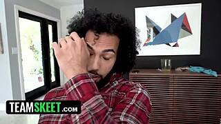 Thanksgiving besties' lunch sparks foursome with three girls sharing one cock eagerly