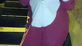 stalking thick mature Venezuelan disguised as Stitch girlfriend teases anal on Lima streets