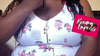 curvy bbw goddess flexes fat ass toes for femdom foot fetish.