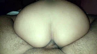 me encanta rebotar mi culo en esa enorme polla 😍 sexo duro por detras 🔥