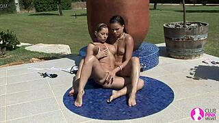 hot wet babes kissing fingering outdoors in hd lesbian action 😍💦