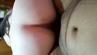 Chubby beauty moans in total ecstasy