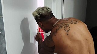 i thought you'd just rub your dick on my pussy vinyy but that big horny dude fucked me hardcore