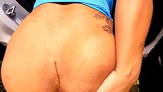 Public Ass Craving Hits Hard: Vagninho and Luna Oliveira Bareback Doggystyle in Forbidden Spots Till She Pees