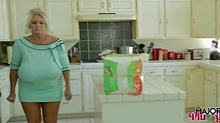 Rome takes turns stretching bunny and kayla's tight holes one by one 🔥😈