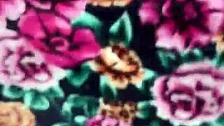 Sigo Levanto Falda A Sexy BBW Milf Teacher Flashing Huge Ass Outdoors