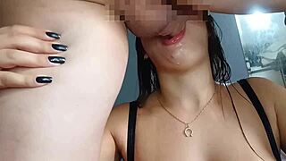 PEDI PRA VIZINHA GOSTOSA CHUPAR PAU E GOZEI NA BOCA