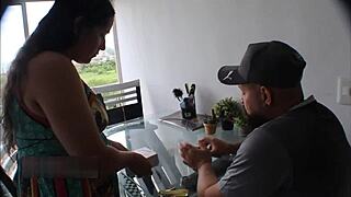 Zorra Madrastra Masturba con Juguetes de Hermanastra!