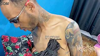 Cheguei em Casa e Meu Tio Estava com Mais Uma Gostosa Ele Me Chamo para Participar no Pelo