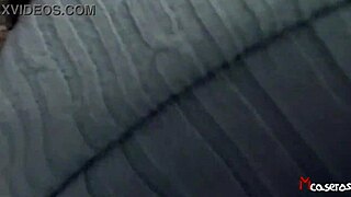 cojiendo a mi hermanastro en casa con su vergota enorme mientras todos duermen