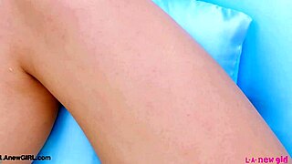 im classic brunette beauty showin off sexy body