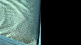 cojiendo a mi hermanastro en casa con su vergota enorme mientras todos duermen