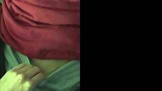 cojiendo a mi hermanastro en casa con su vergota enorme mientras todos duermen