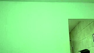 ninfeta safada joga buceta dançando funk pra mim