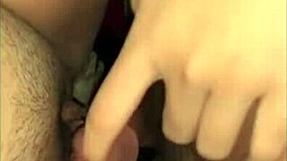 Bokep indonesia big cock stretches tight jilbab pussy wide open