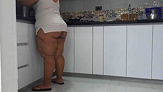 i masturbate watching my busty redhead stepmom's huge ass jiggle in the kitchen