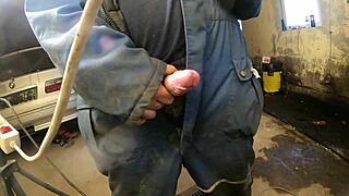 whoa that cumshot blasts so sweet and heavy