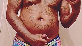 that black dude with fat cock blows quick before sugar mama date